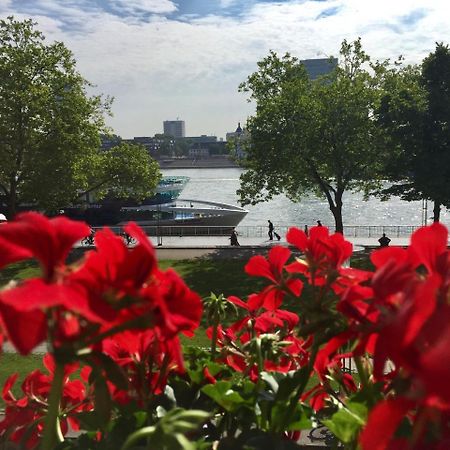 Altstadthotel Hayk Am Rhein Koln Bagian luar foto