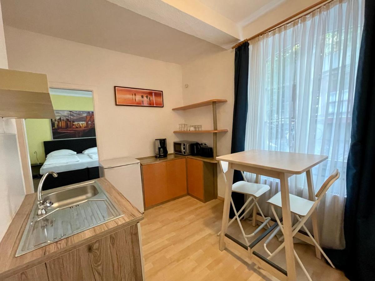 Altstadthotel Hayk Am Rhein Koln Bagian luar foto