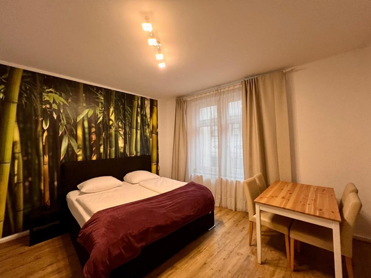 Altstadthotel Hayk Am Rhein Koln Bagian luar foto