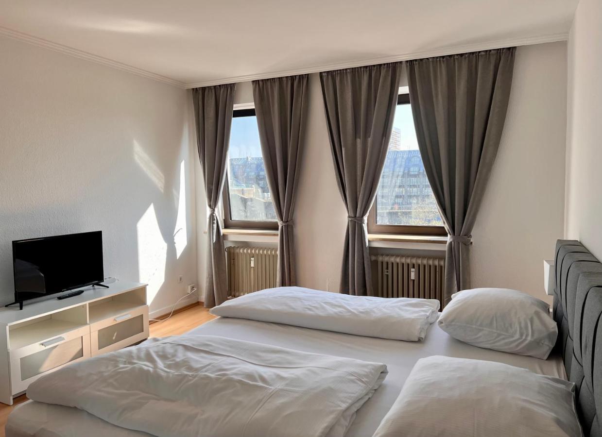 Altstadthotel Hayk Am Rhein Koln Bagian luar foto