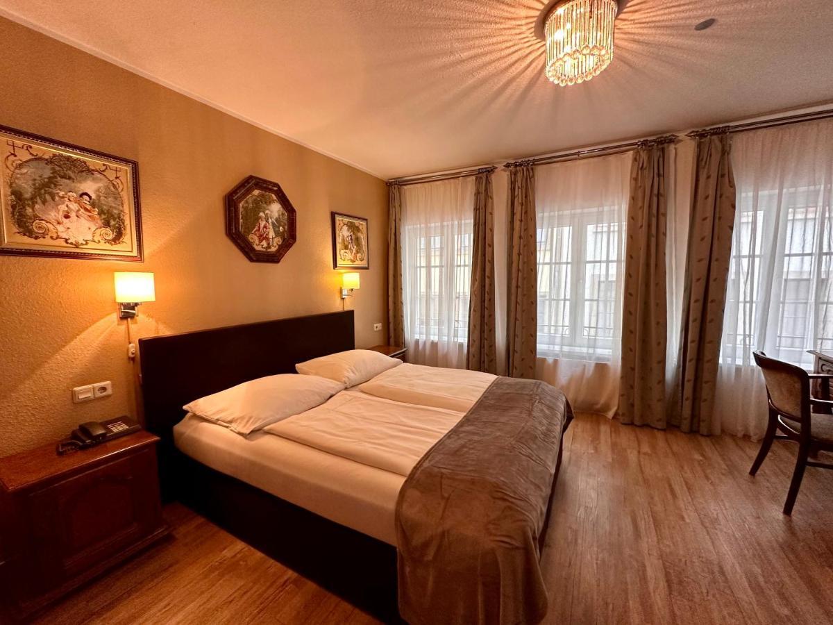 Altstadthotel Hayk Am Rhein Koln Bagian luar foto