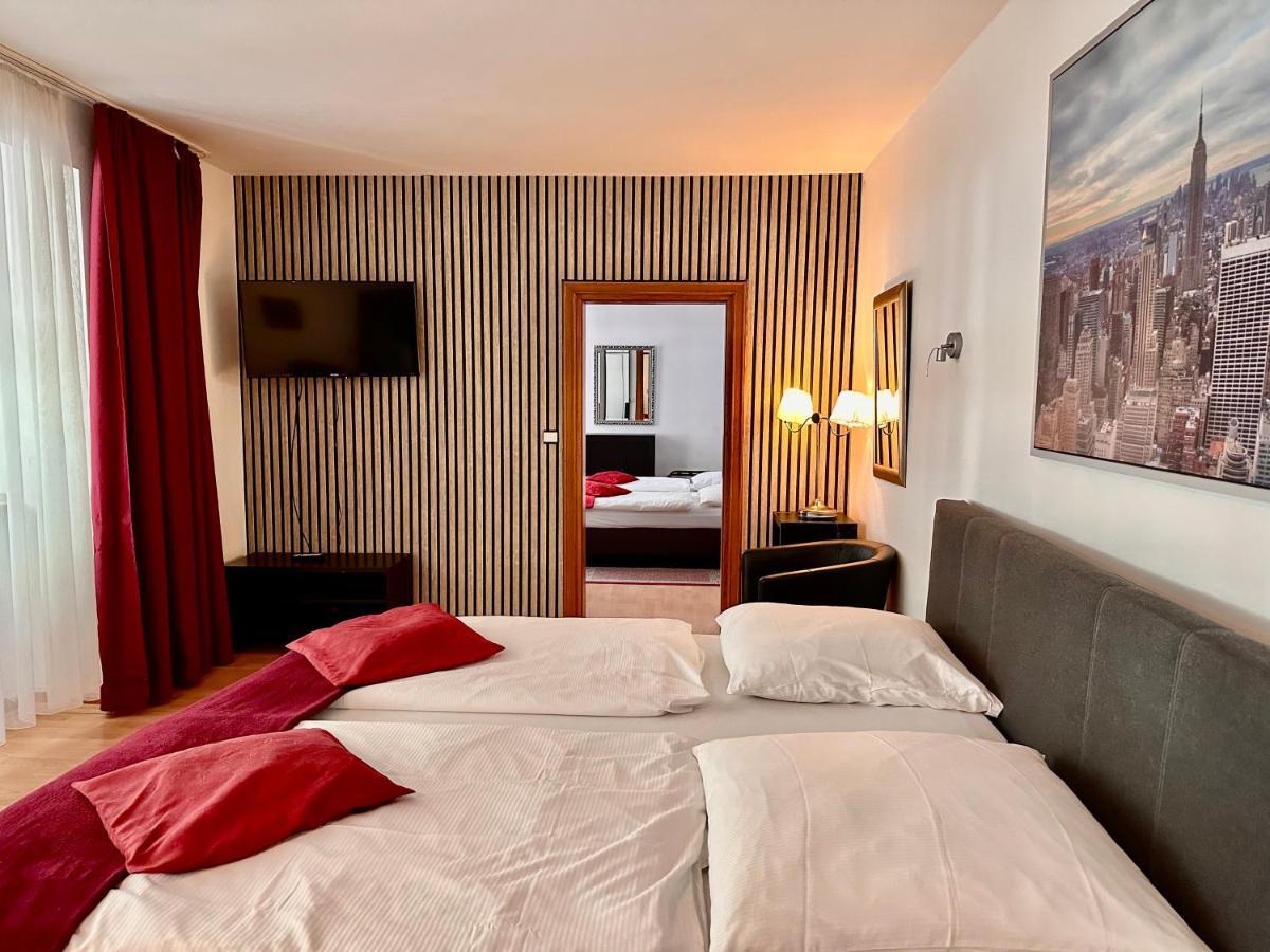 Altstadthotel Hayk Am Rhein Koln Bagian luar foto