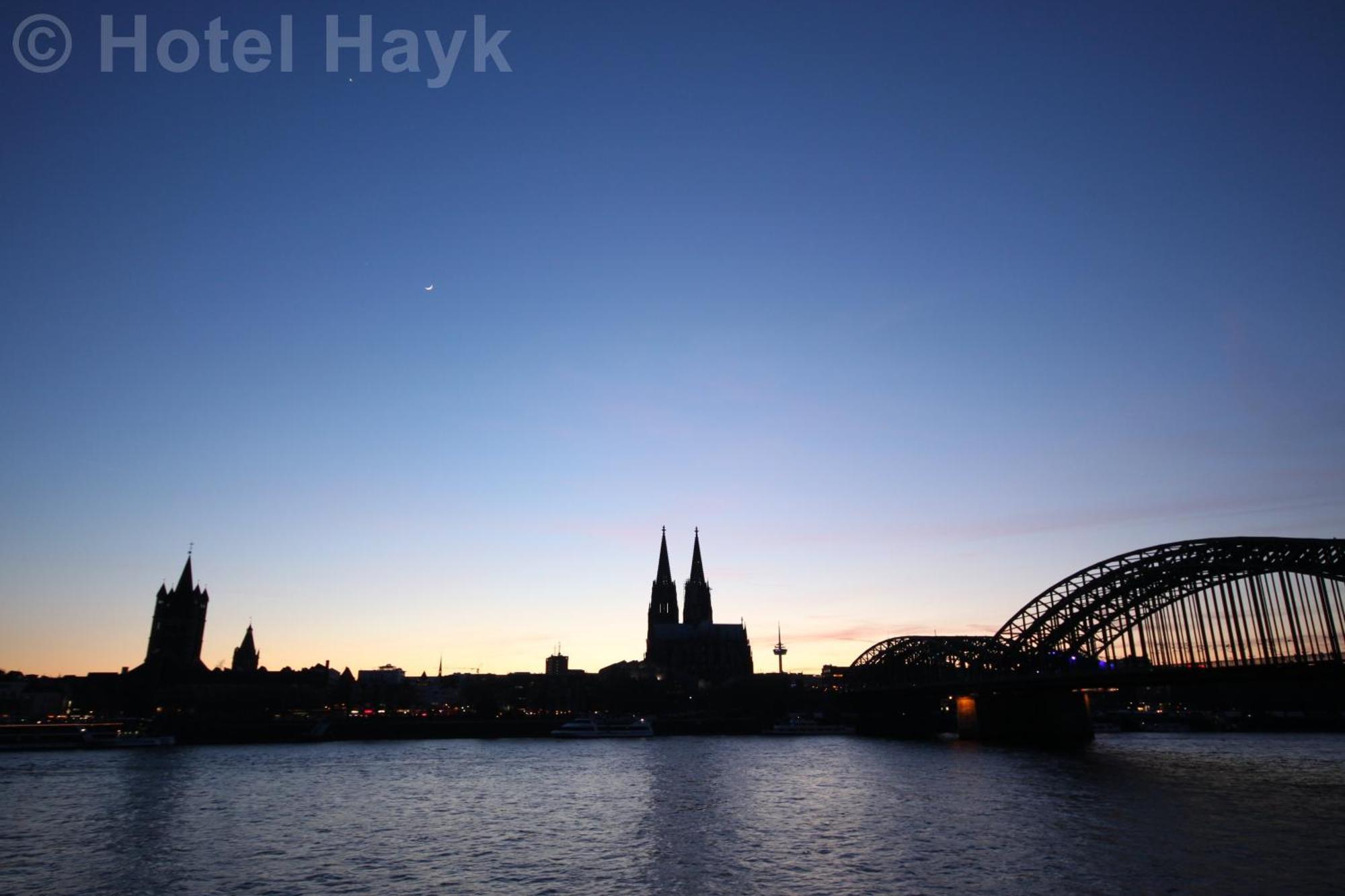 Altstadthotel Hayk Am Rhein Koln Bagian luar foto