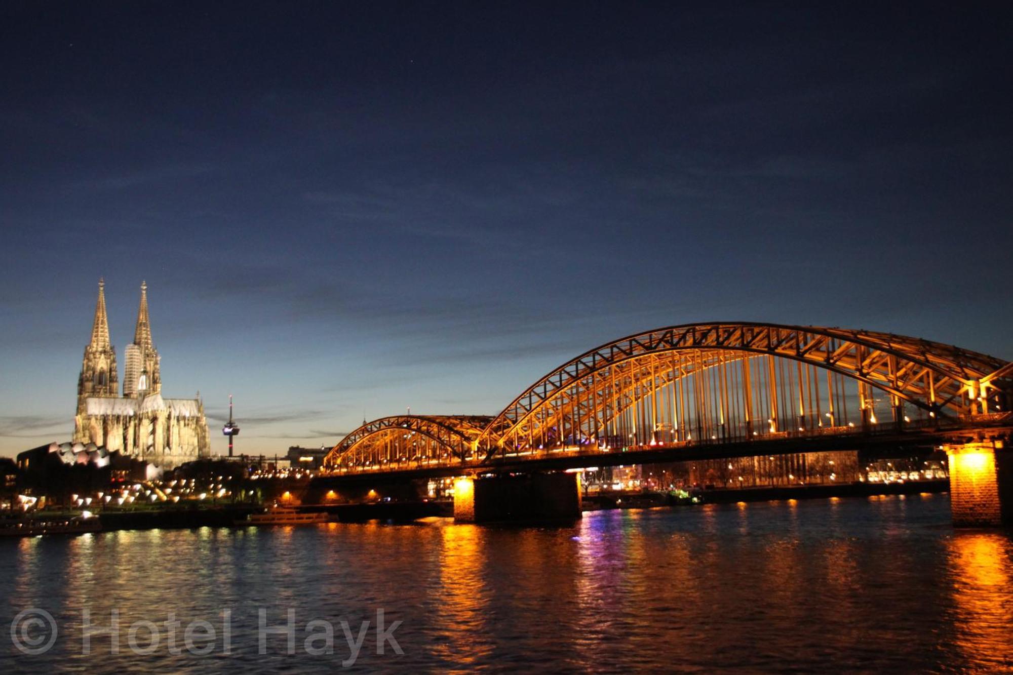 Altstadthotel Hayk Am Rhein Koln Bagian luar foto