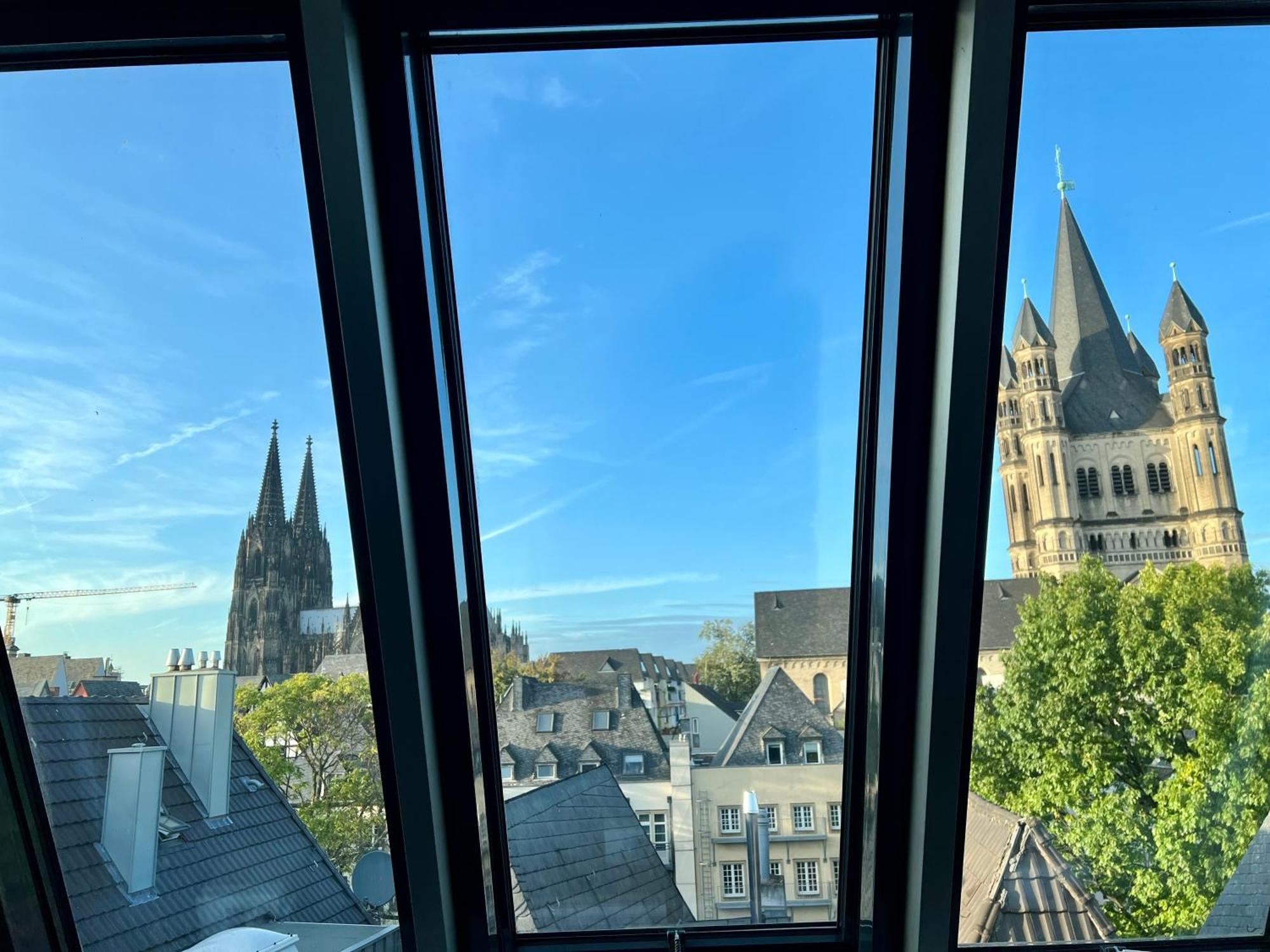 Altstadthotel Hayk Am Rhein Koln Ruang foto