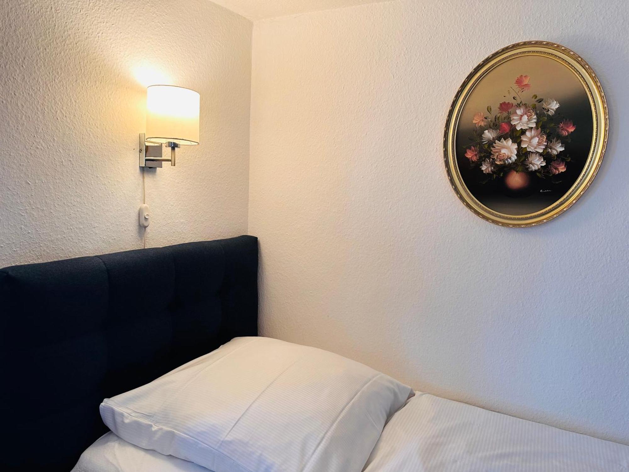 Altstadthotel Hayk Am Rhein Koln Bagian luar foto