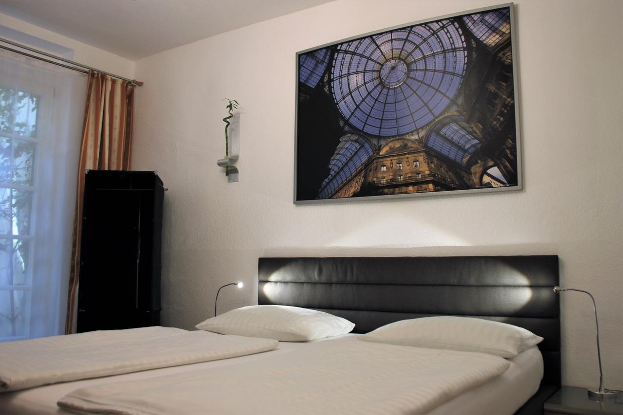 Altstadthotel Hayk Am Rhein Koln Bagian luar foto