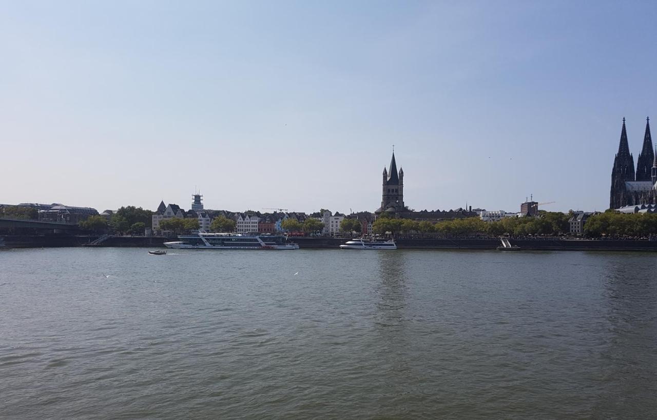 Altstadthotel Hayk Am Rhein Koln Bagian luar foto