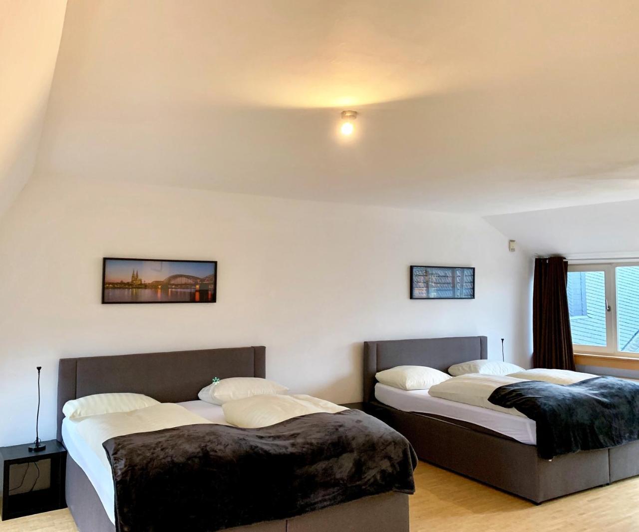 Altstadthotel Hayk Am Rhein Koln Bagian luar foto