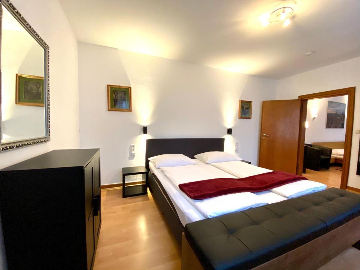 Altstadthotel Hayk Am Rhein Koln Bagian luar foto